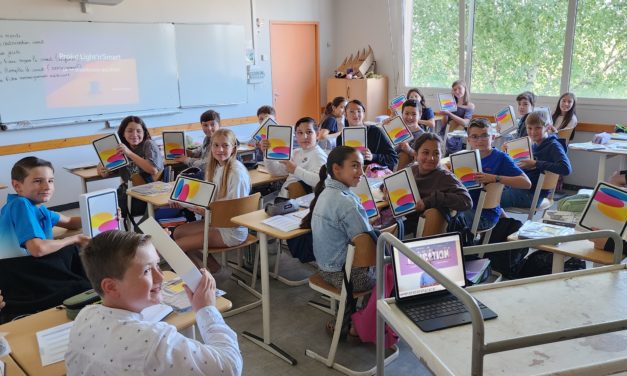 Projet Light’n’Smart : distribution des iPads aux 5èmes
